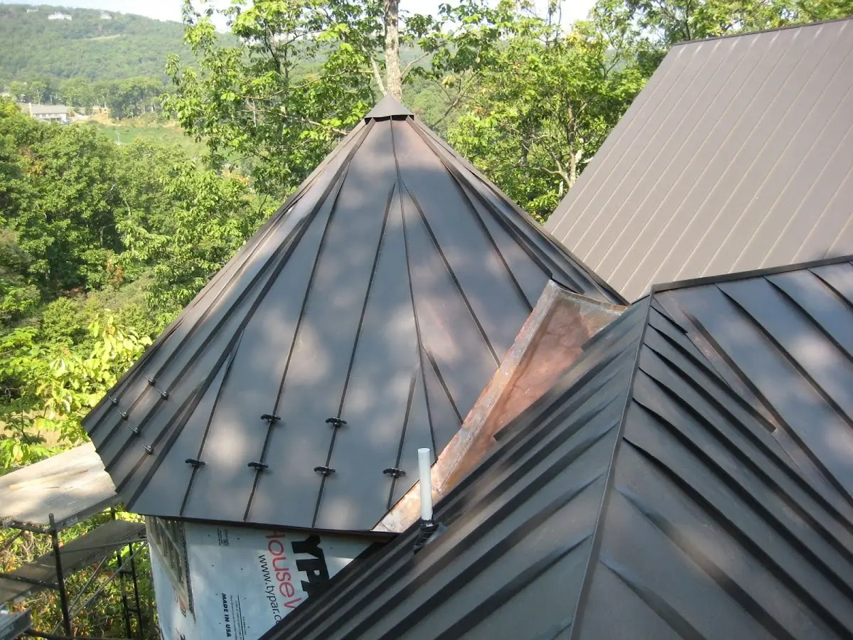 Professional Gutter Cleaning by Craftsman Roofing in Fenwick Crossroads